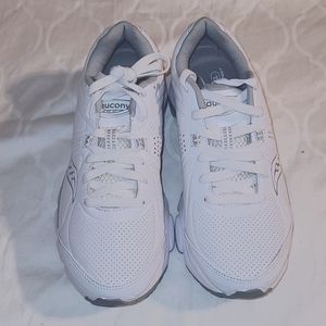 Saucony White women XT 900